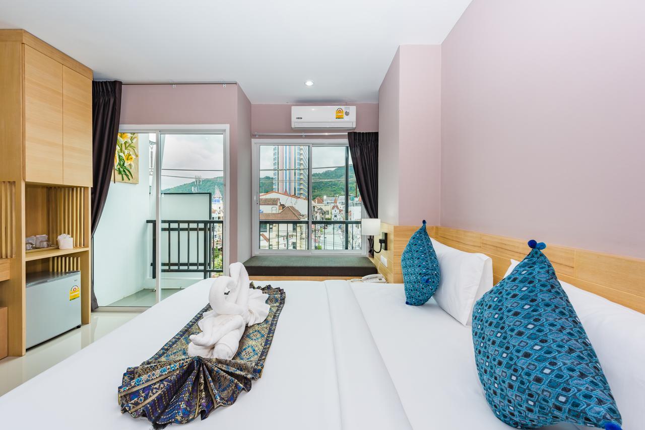 Royal Luxury Hotel Patong Exterior photo