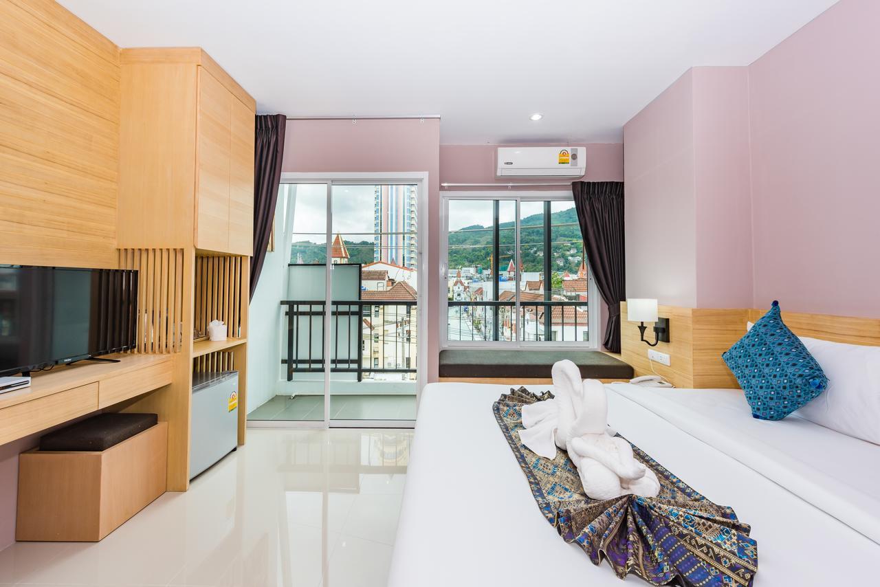 Royal Luxury Hotel Patong Exterior photo