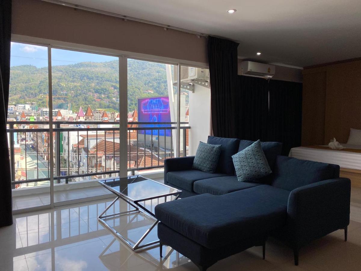 Royal Luxury Hotel Patong Exterior photo